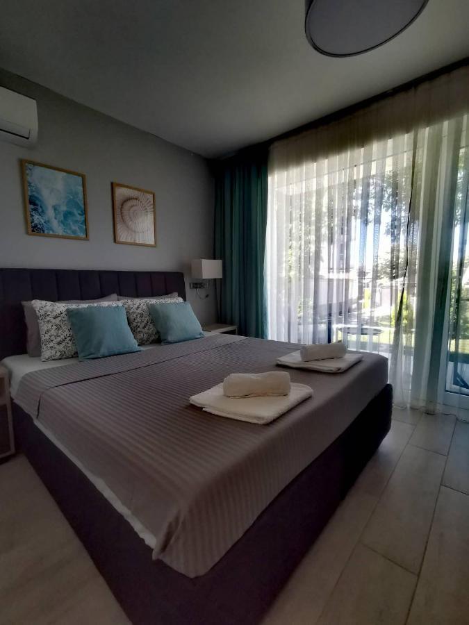 Hotel Blue Breeze à Sinemoretz Extérieur photo