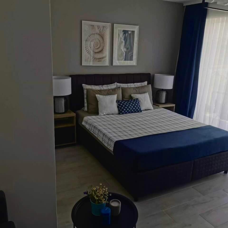 Hotel Blue Breeze à Sinemoretz Extérieur photo